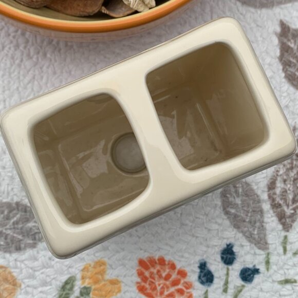 Vtg Toothbrush/Makeup Brush/Lip or Eyeliner Holder - Picture 8 of 11